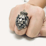 Tronende løve ring