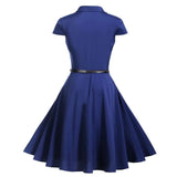 Enkel kjole i rockabilly-stil