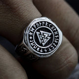 Ring med Valknut symbol