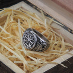 Vegvisir emblem ring